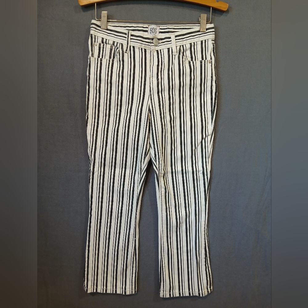 BDG Urban Outfitters Jeans Womens 26 Stripped White Black Cropped High Rise Kick